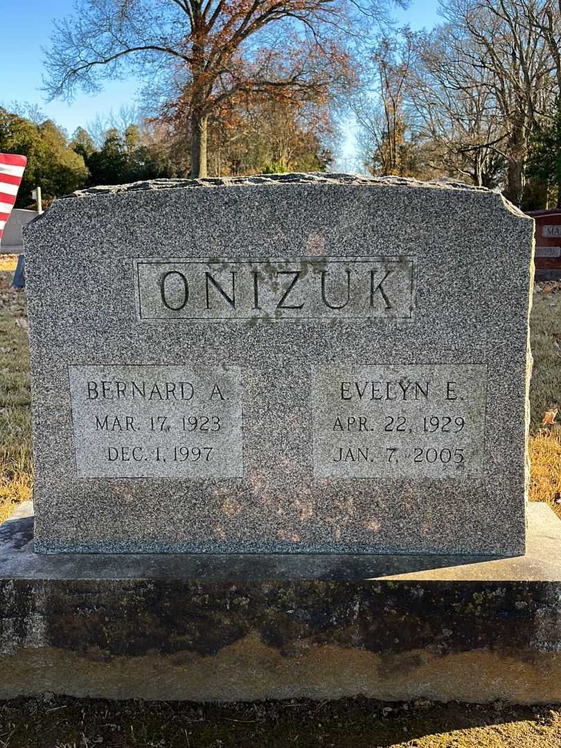 Bernard A. Onizuk's grave. Photo 3