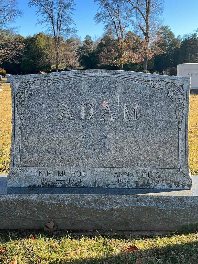 Anna Louise Adam's grave. Photo 1