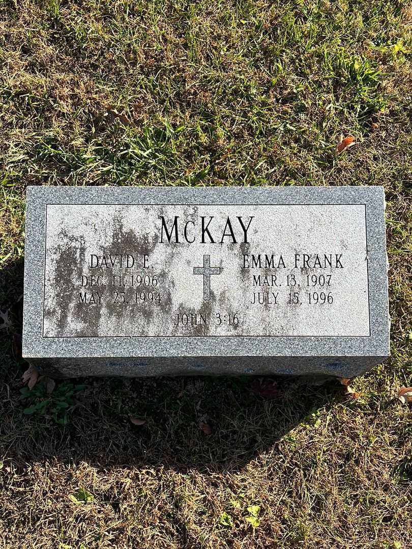 Emma Frank McKay's grave. Photo 3