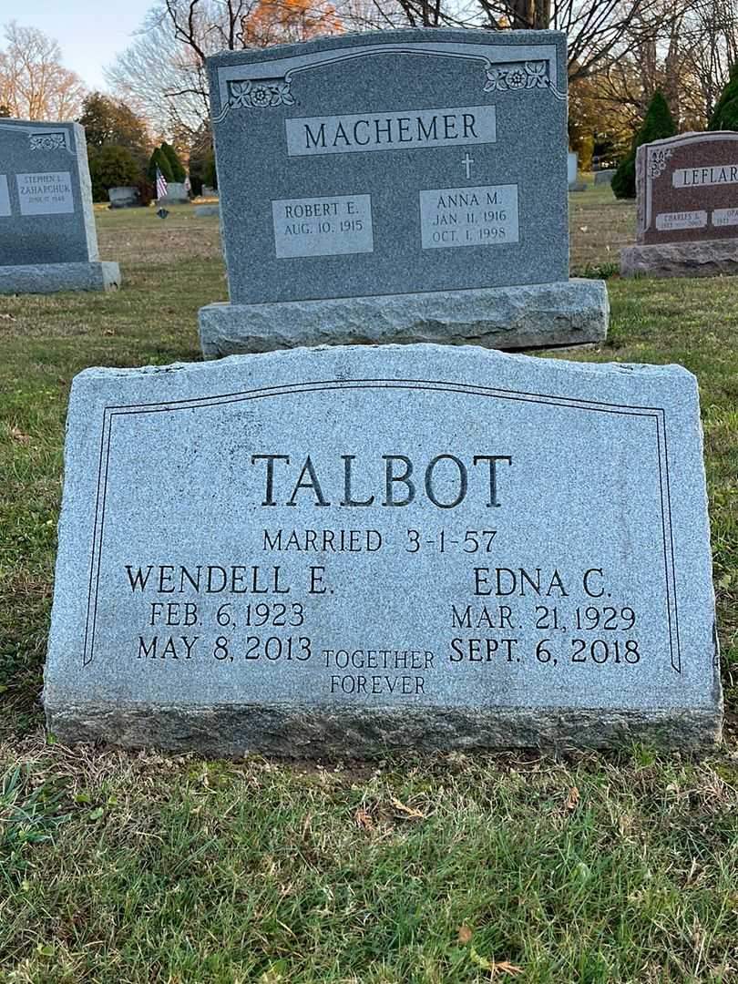 Edna C. Talbot's grave. Photo 1