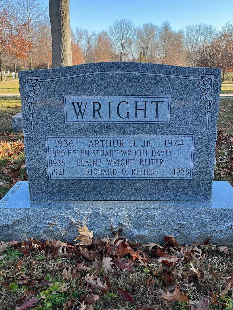 Arthur Howard Wright Junior's grave. Photo 3