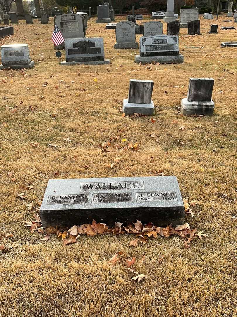 Benny Heston Wallace's grave. Photo 2