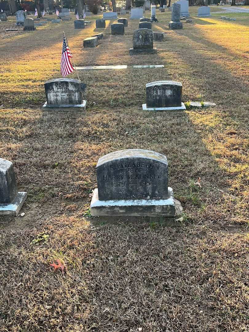 S. Elizabeth Kunkel's grave. Photo 2