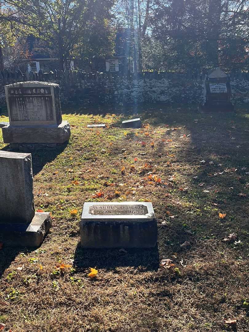 Warren D. Heed's grave. Photo 2