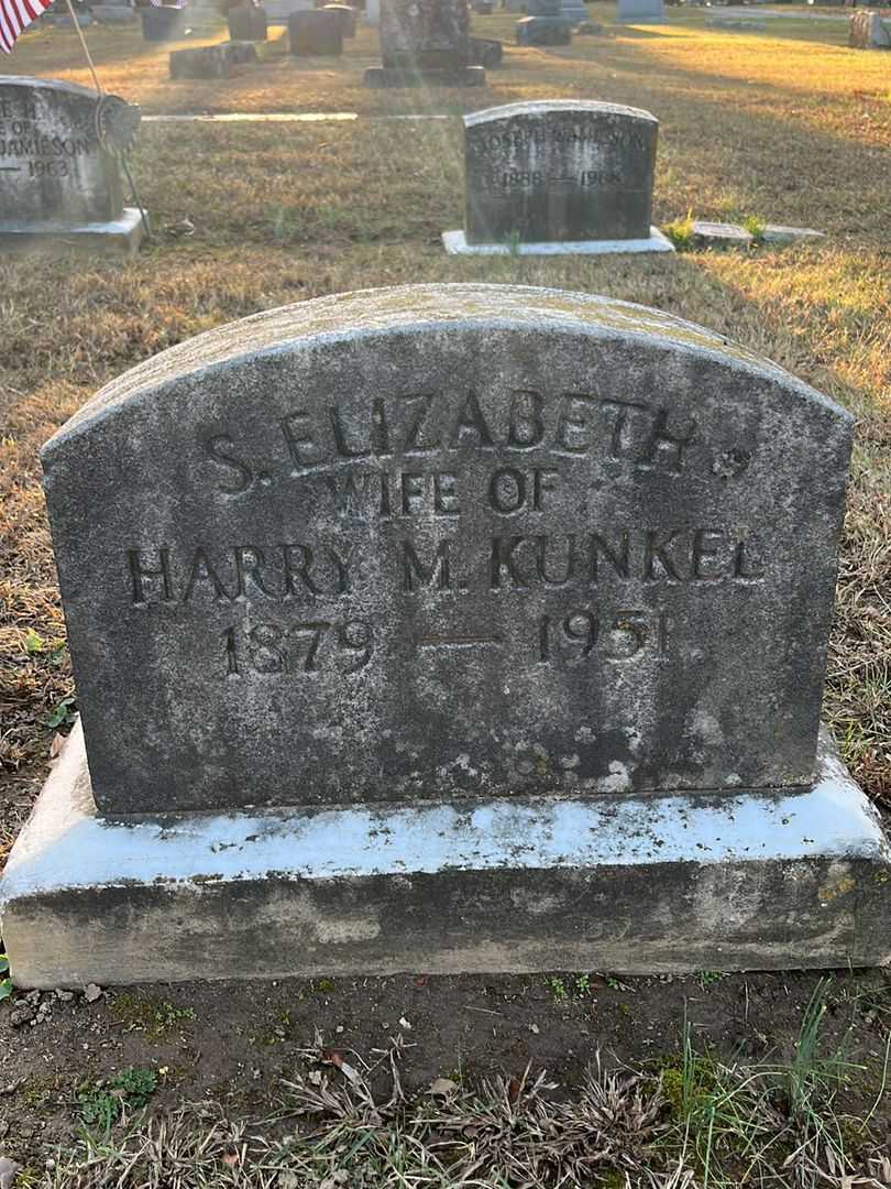 S. Elizabeth Kunkel's grave. Photo 3