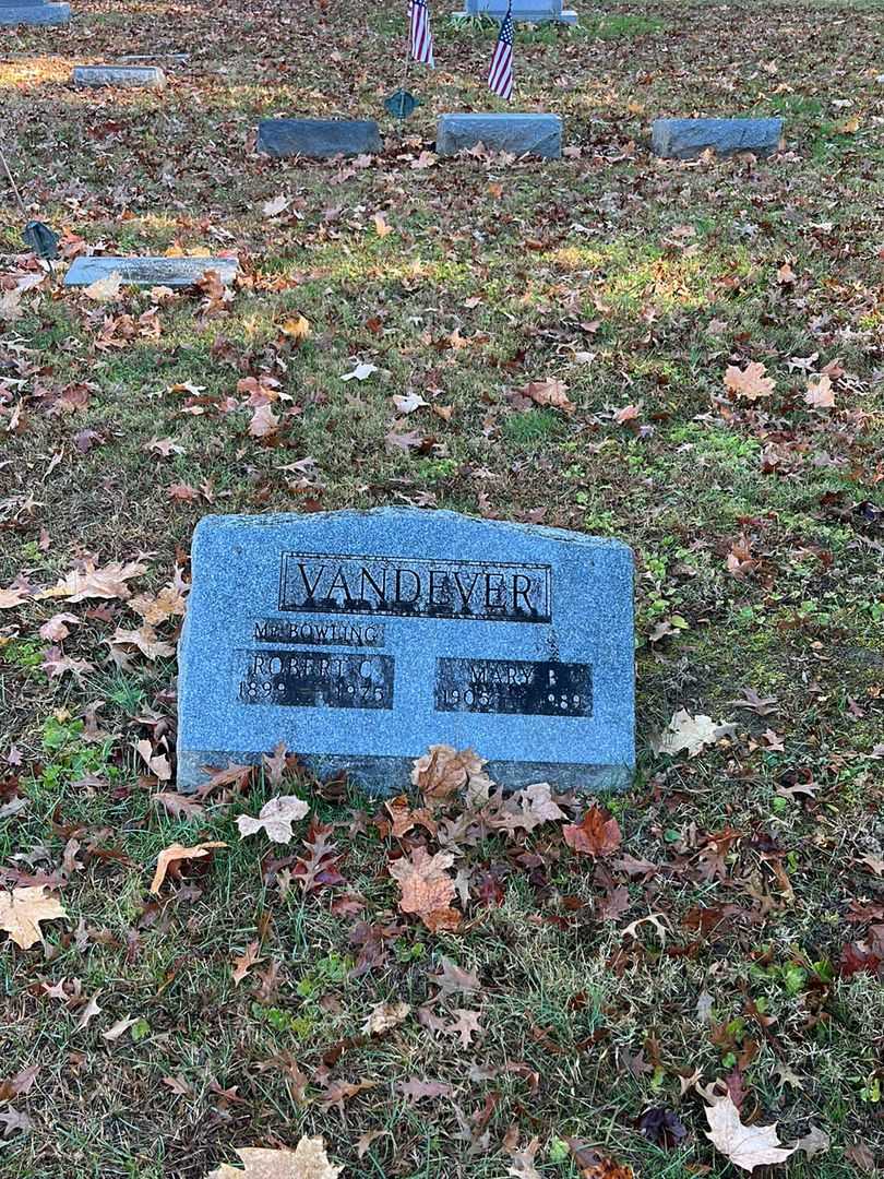 Robert C. Vandever's grave. Photo 2