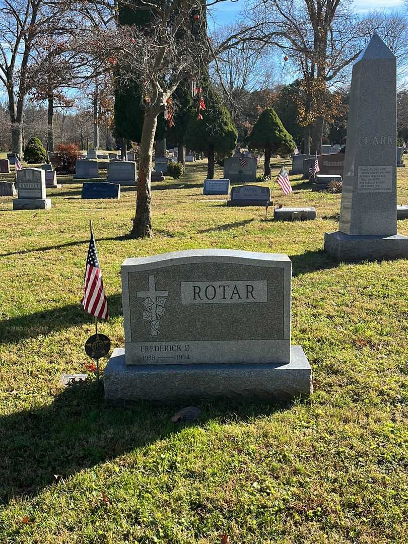 Frederick D. Rotar's grave. Photo 2