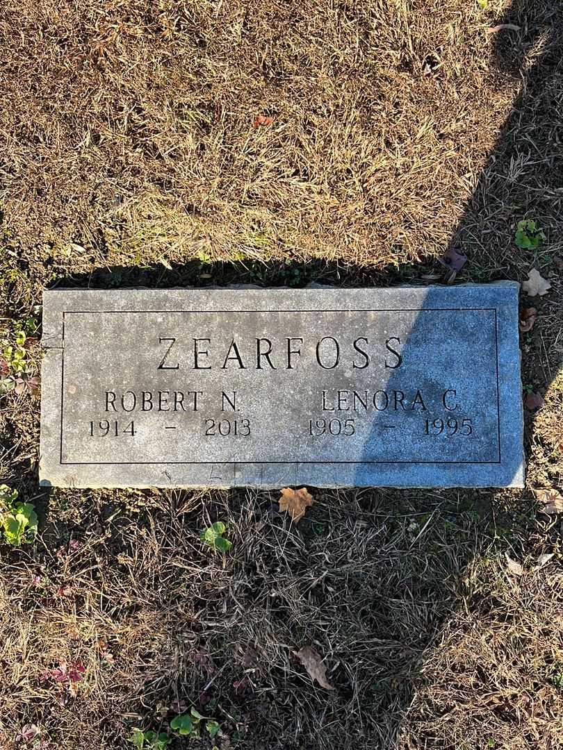 Lenora C. Zearfoss's grave. Photo 1