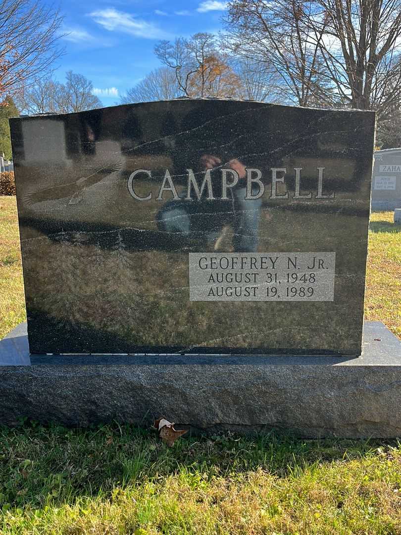 Geoffrey Norman Campbell Junior's grave. Photo 3