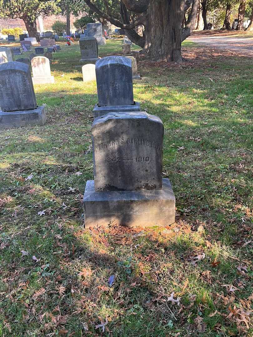 Richard S. Darlington's grave. Photo 2