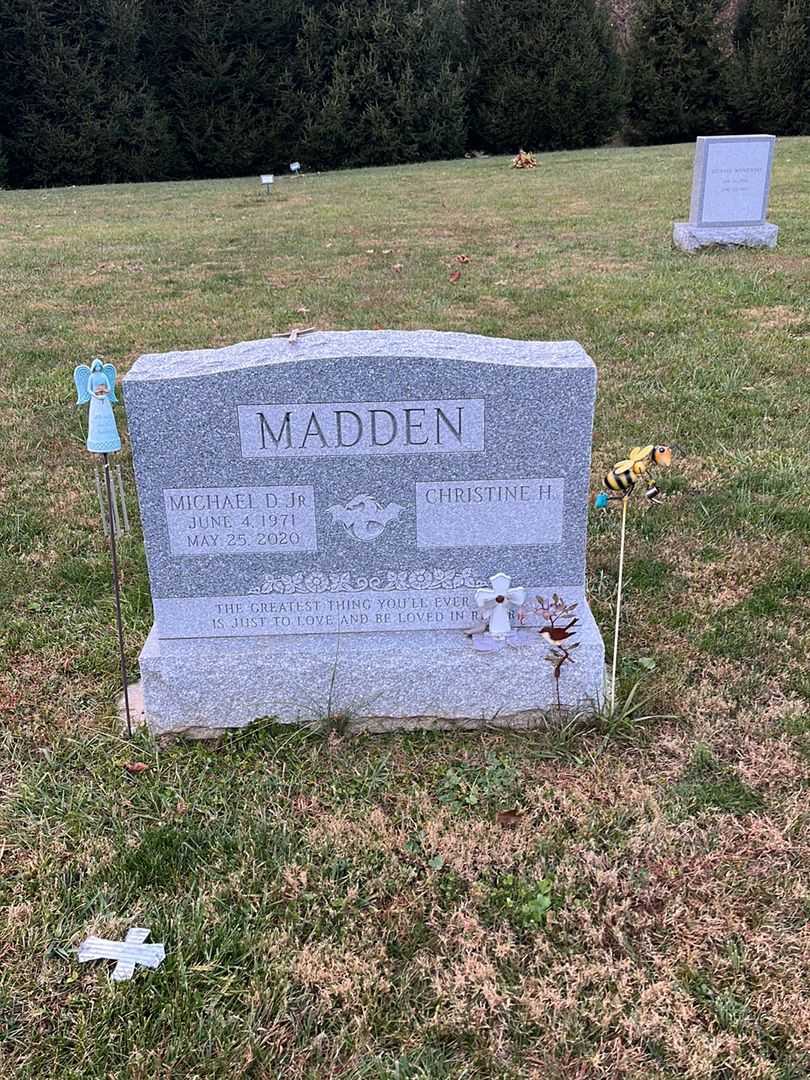 Michael D. Madden Junior's grave. Photo 2