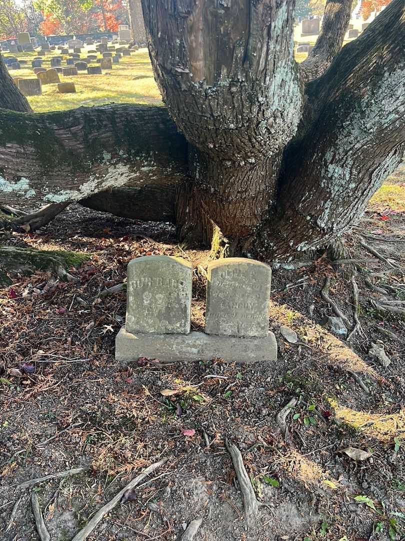 Olive E. Tanguy's grave. Photo 2