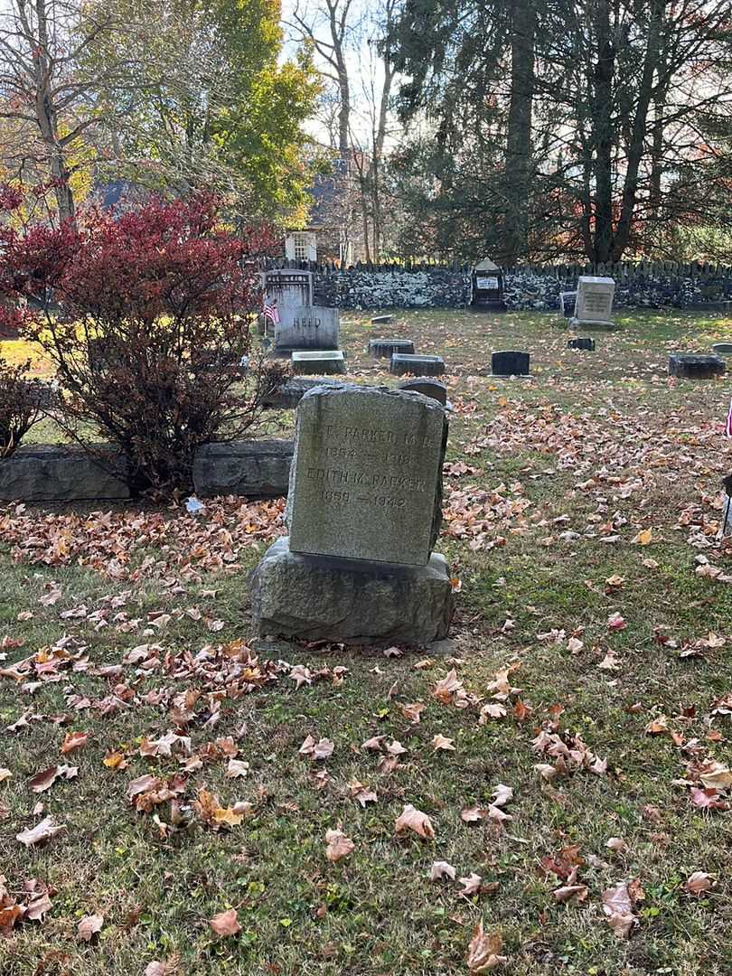 Edith M. Parker's grave. Photo 2