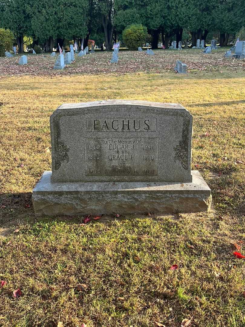 Edgar J. Eachus's grave. Photo 2