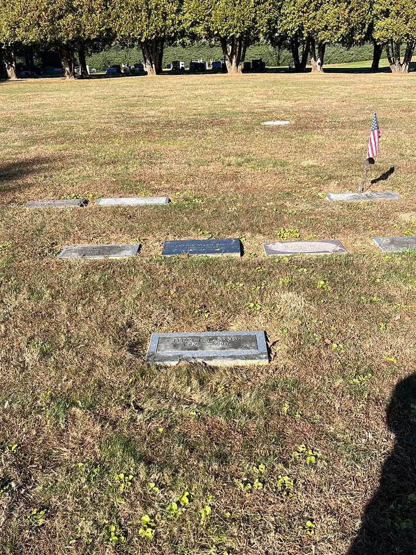 Terri L. Jackson's grave. Photo 2