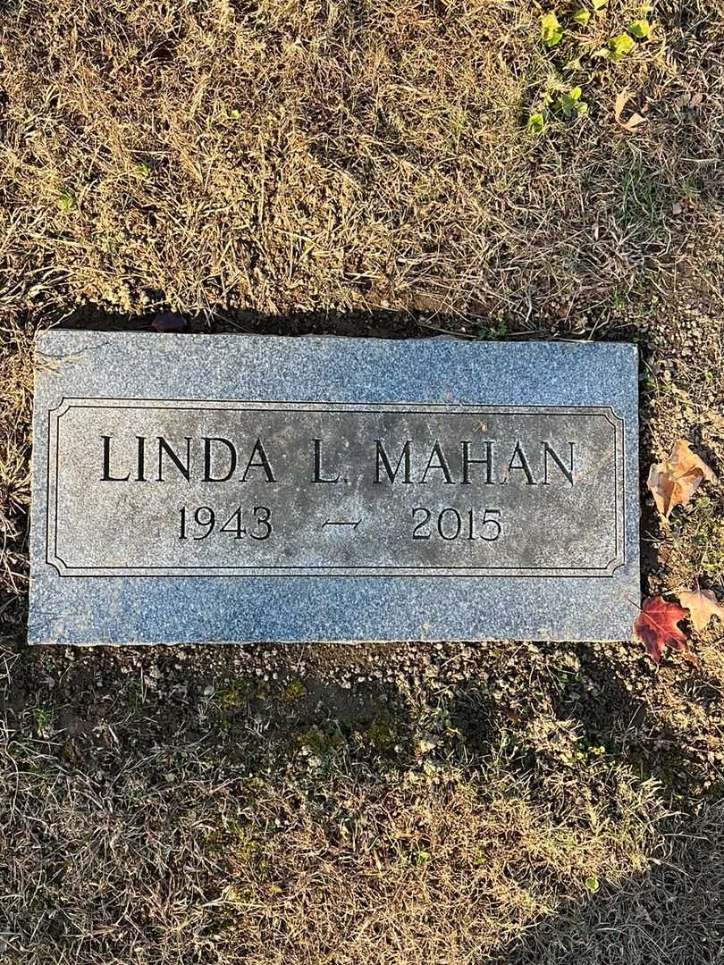 Linda L. Mahan's grave. Photo 3