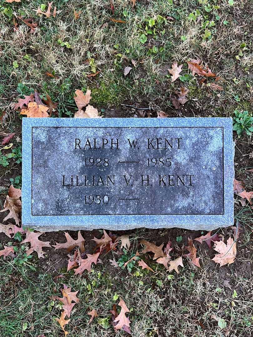 Ralph W. Kent's grave. Photo 3