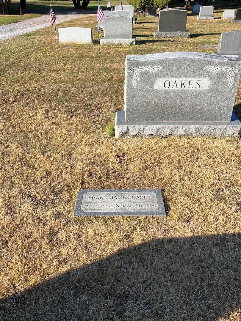 Frank James Oakes's grave. Photo 2