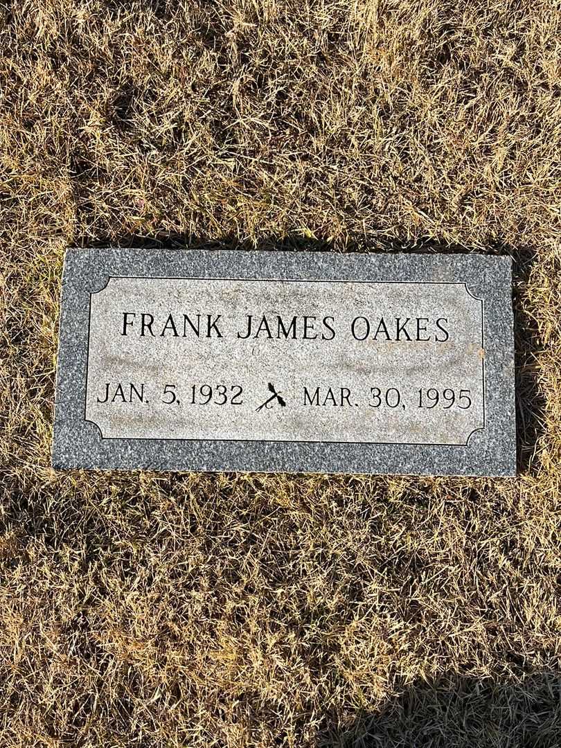 Frank James Oakes's grave. Photo 3