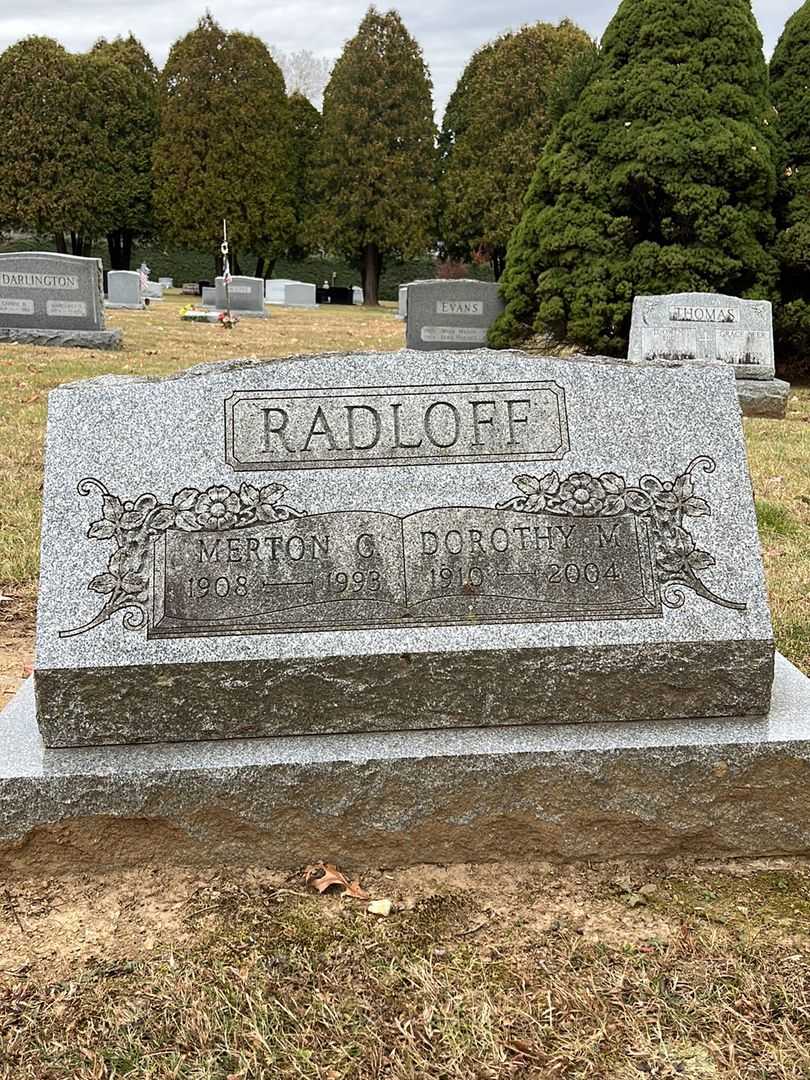 Merton C. Radloff's grave. Photo 1