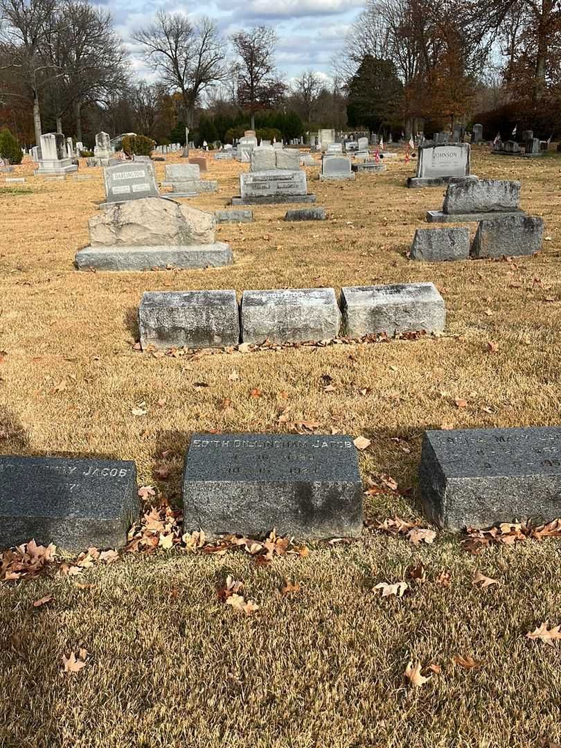 Edith Dillingham Jacob's grave. Photo 2