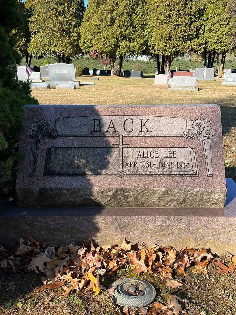 Alice Lee Back's grave. Photo 1