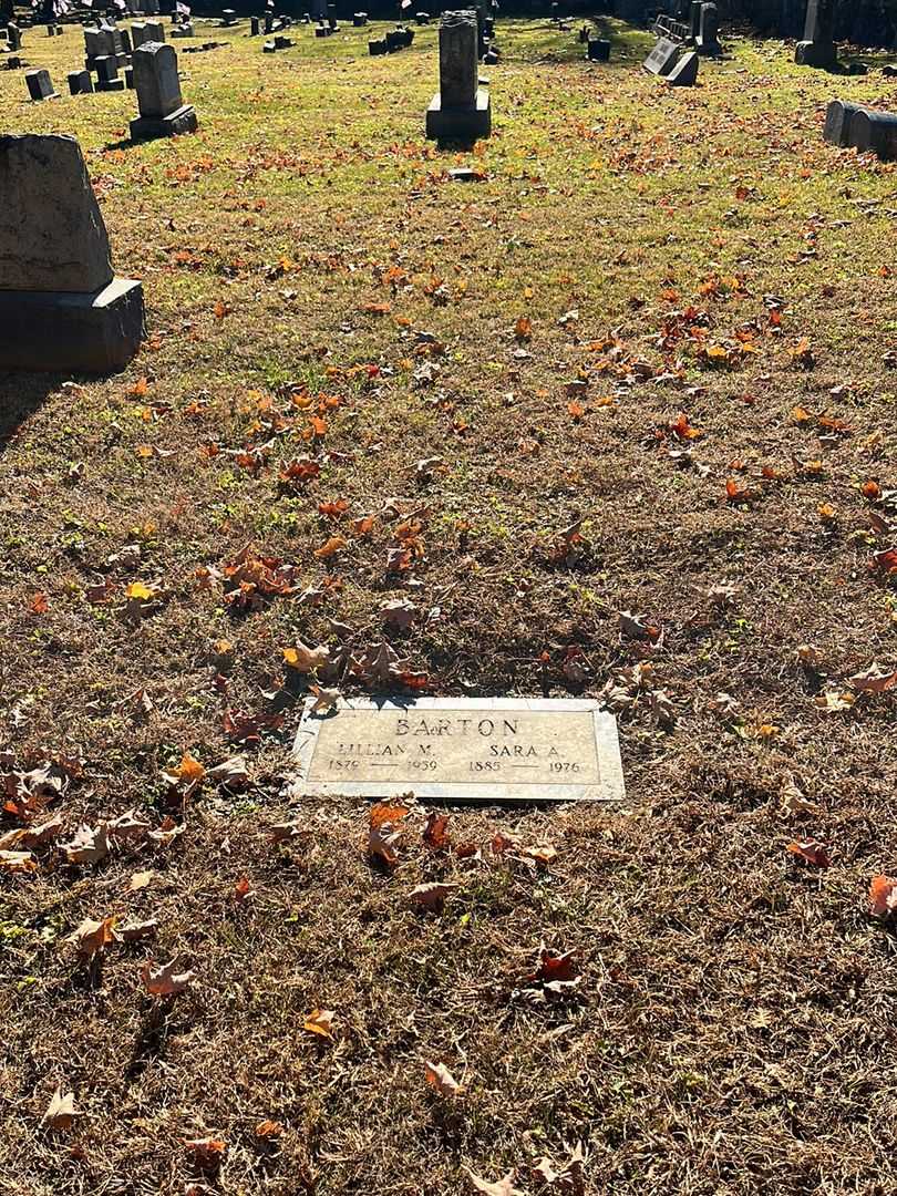 Lillian M. Barton's grave. Photo 2