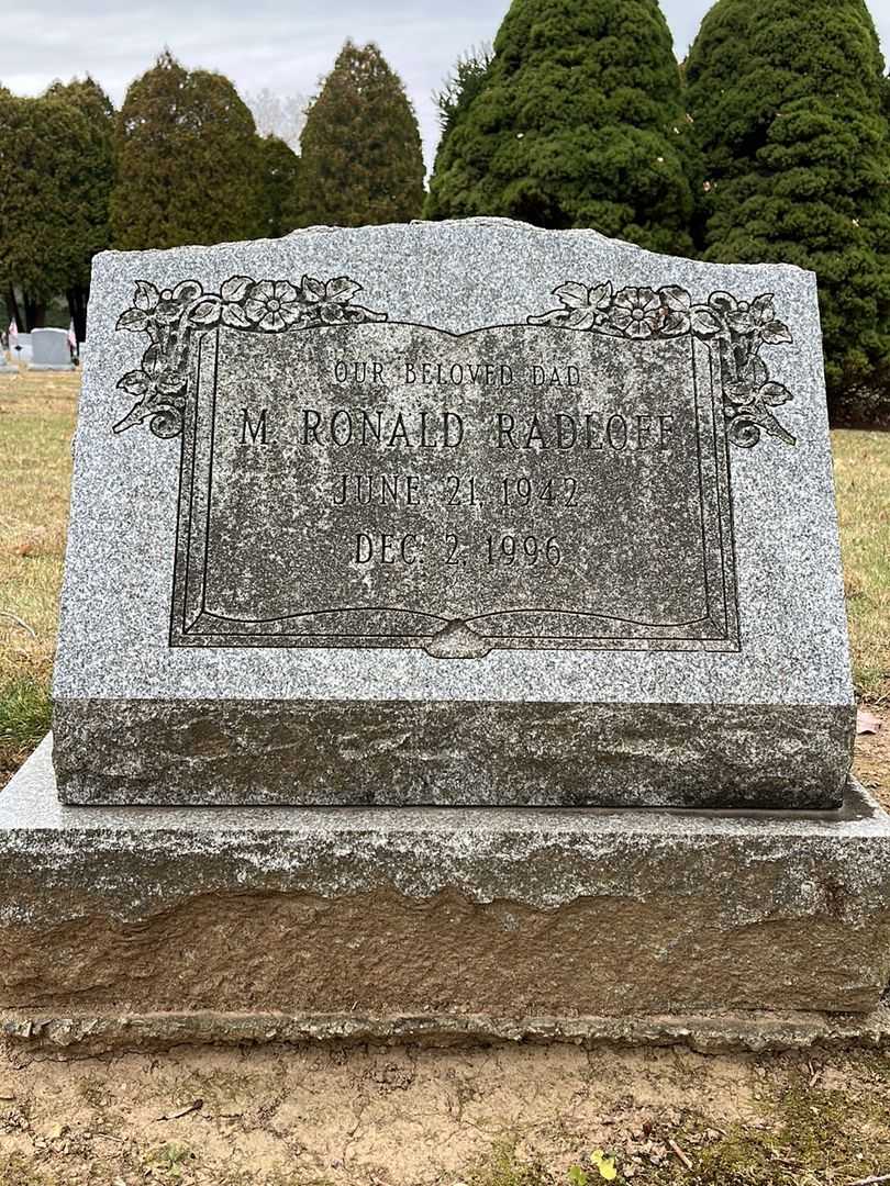 Dorothy M. Radloff's grave. Photo 3