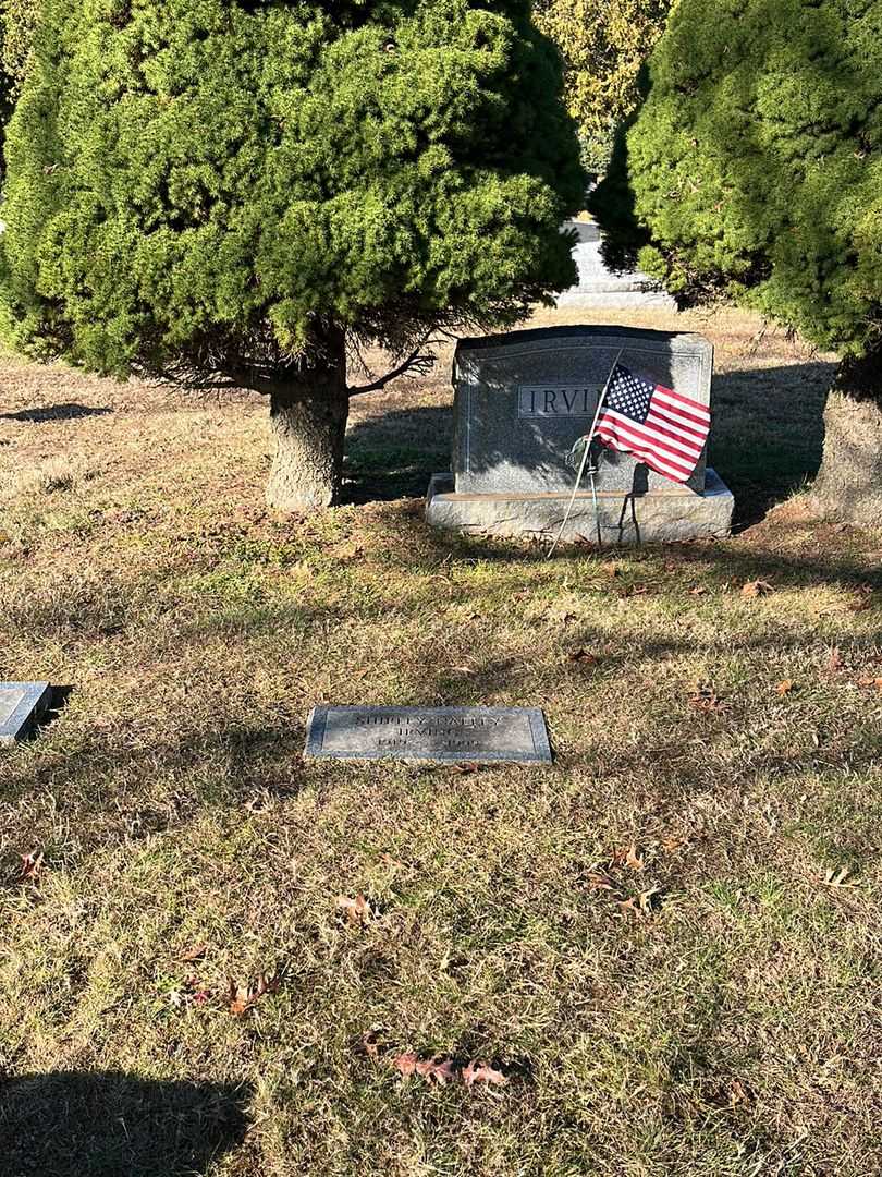 Shirley Nalley Irving's grave. Photo 2