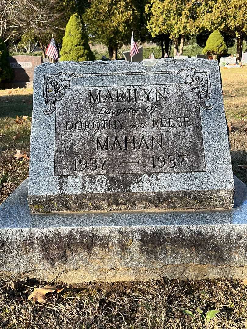 Marilyn Mahan's grave. Photo 3
