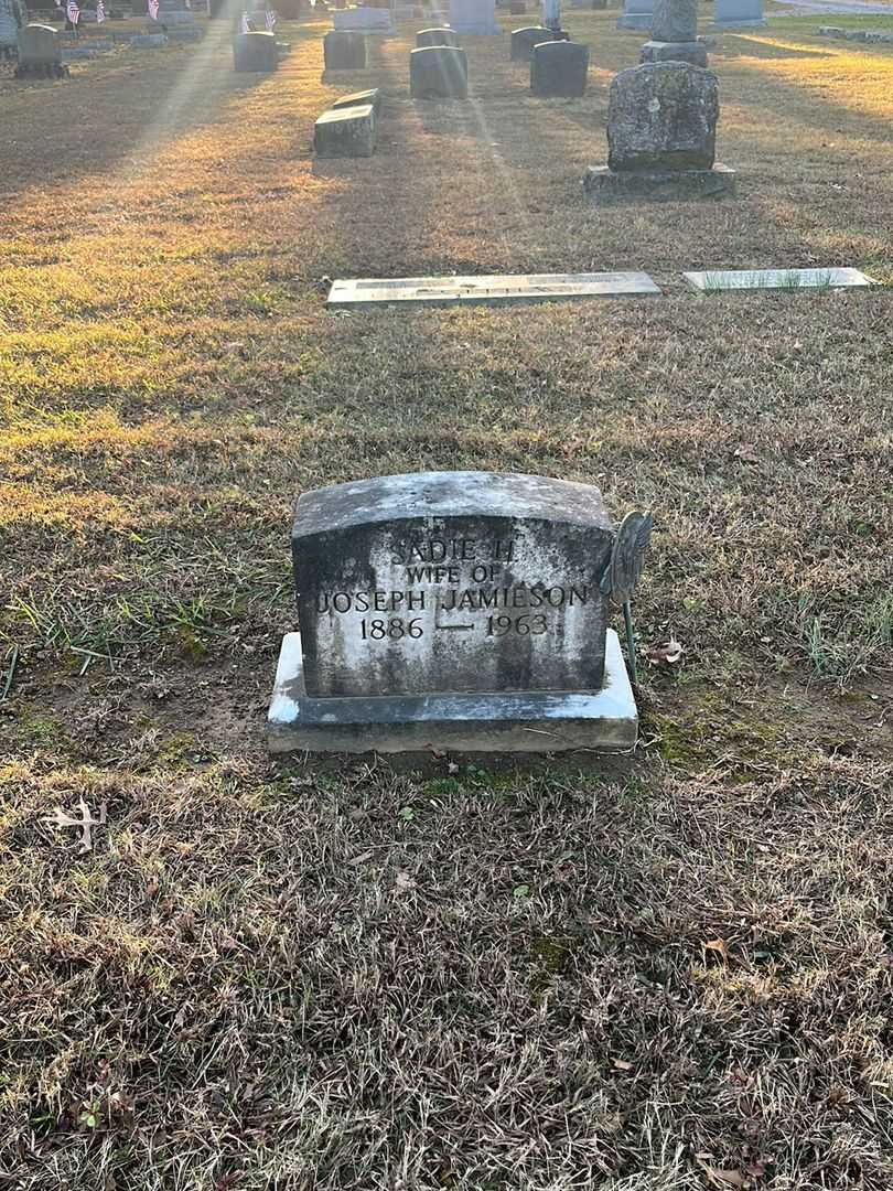 Sadie H. Beaumont Jamieson's grave. Photo 2