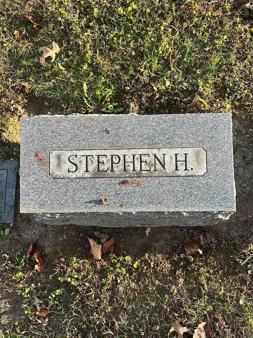 Stephen H. Eachus's grave. Photo 4