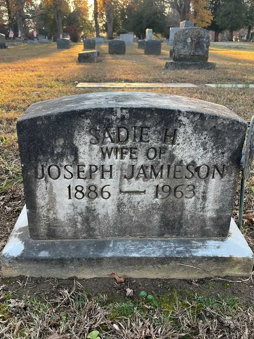 Sadie H. Beaumont Jamieson's grave. Photo 3