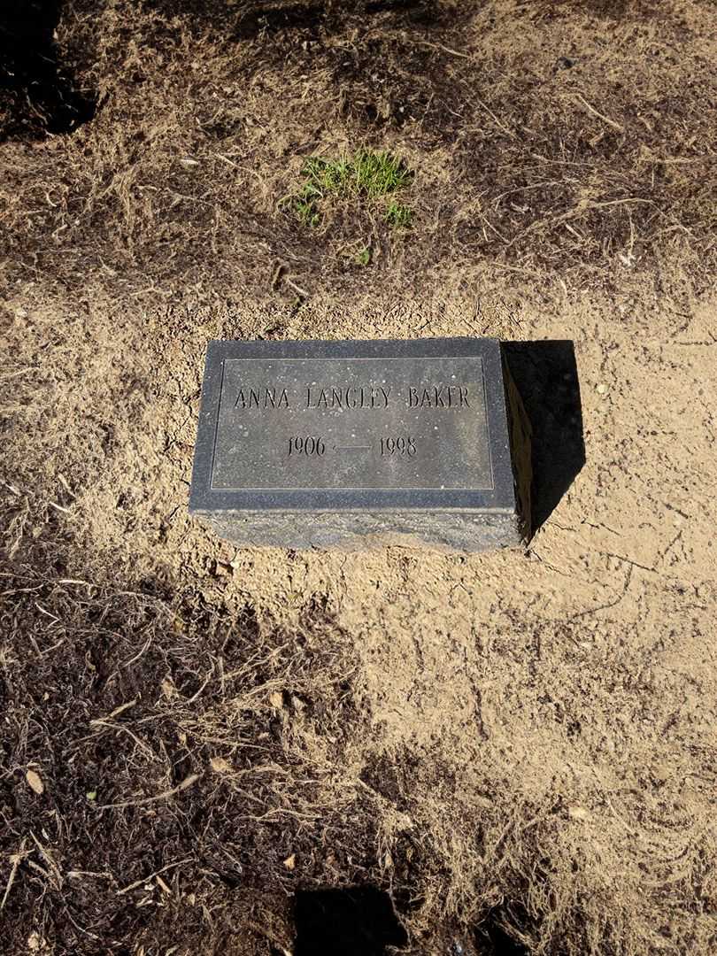 Anna Langley Baker's grave. Photo 2