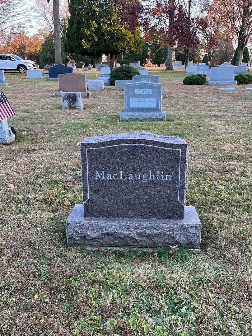 Ruth R. MacLaughlin's grave. Photo 1