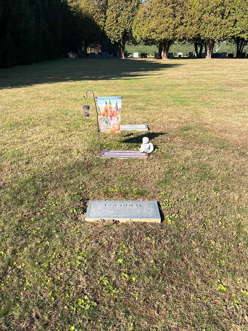 Ronald E. Uschold's grave. Photo 2