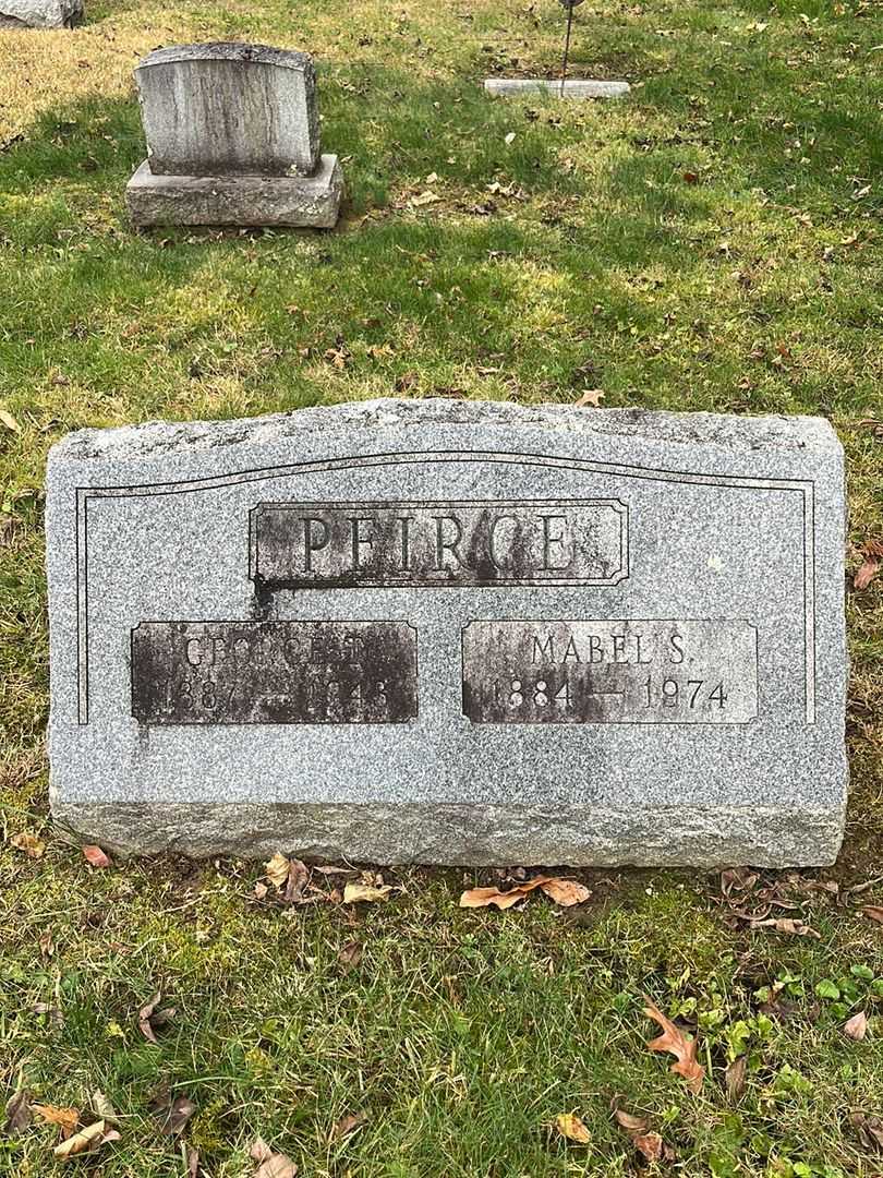 Mabel S. Peirce's grave. Photo 3