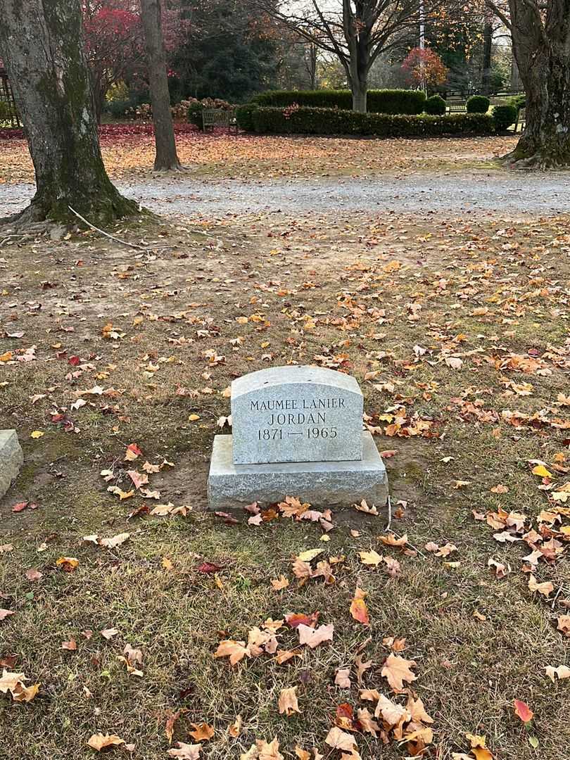 Maumee Lanier Jordan's grave. Photo 2