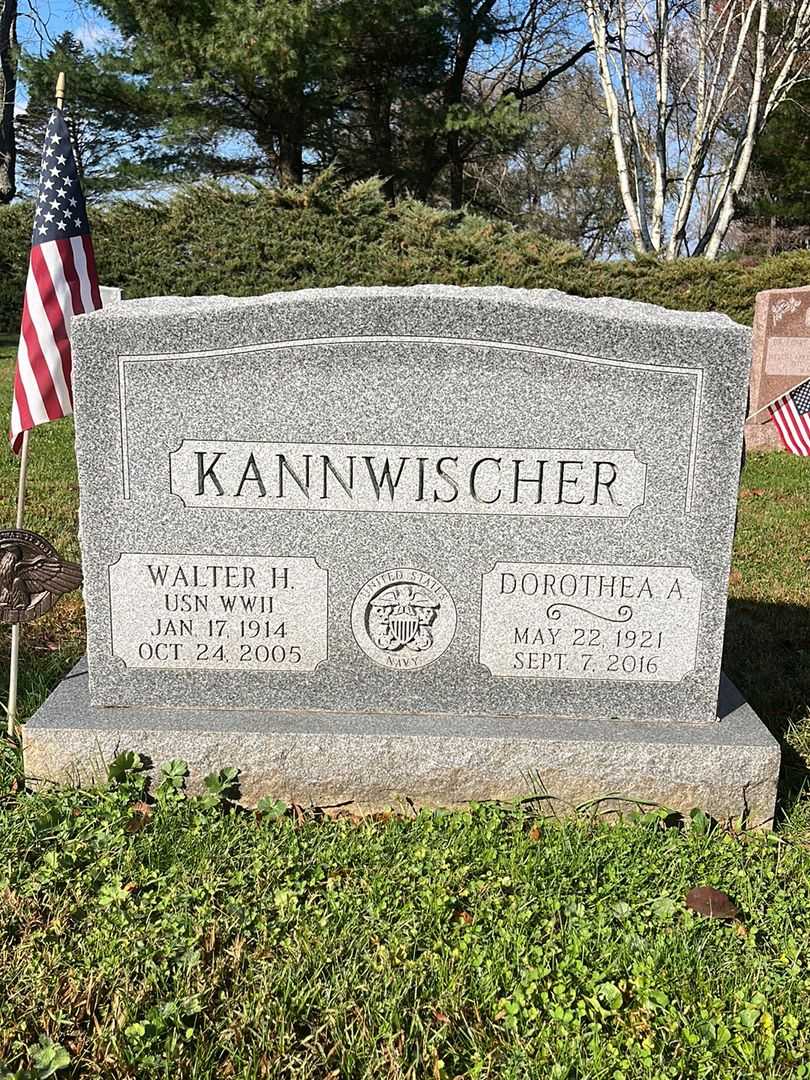 Walter H. Kannwischer's grave. Photo 1