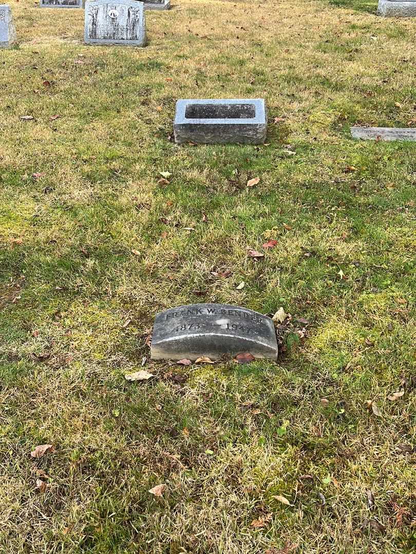 Frank W. Bender's grave. Photo 2