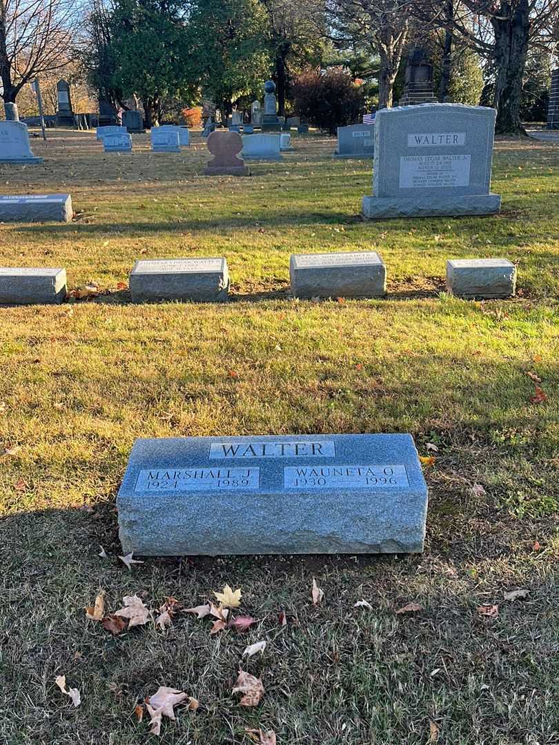 Wauneta O. Walter's grave. Photo 2