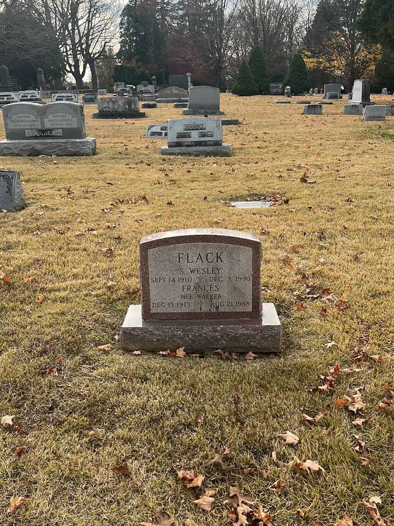 Frances Walker Flack's grave. Photo 2