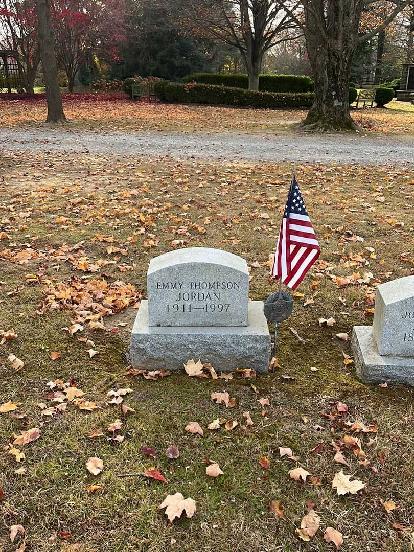 Emmy Thompson Jordan's grave. Photo 2