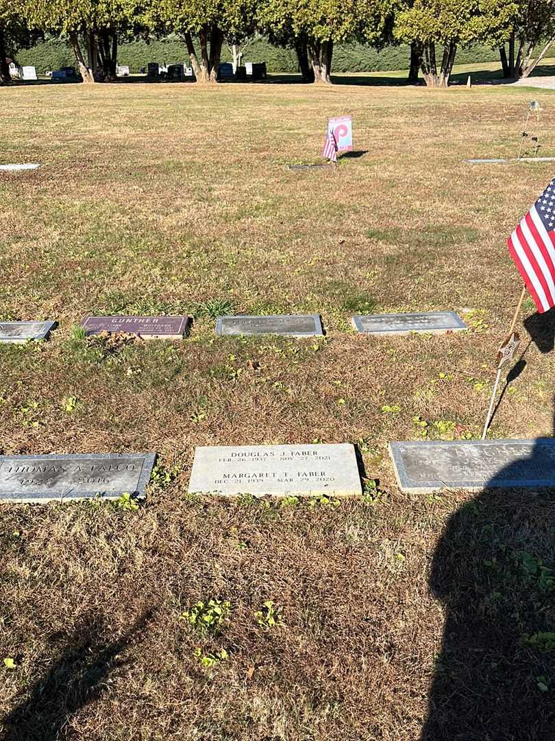 Douglas J. Faber's grave. Photo 2