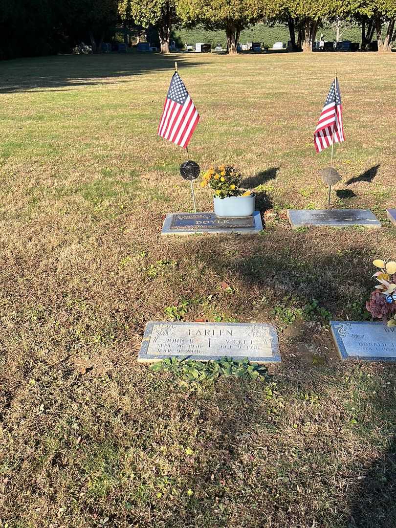 John H. Earlen's grave. Photo 2