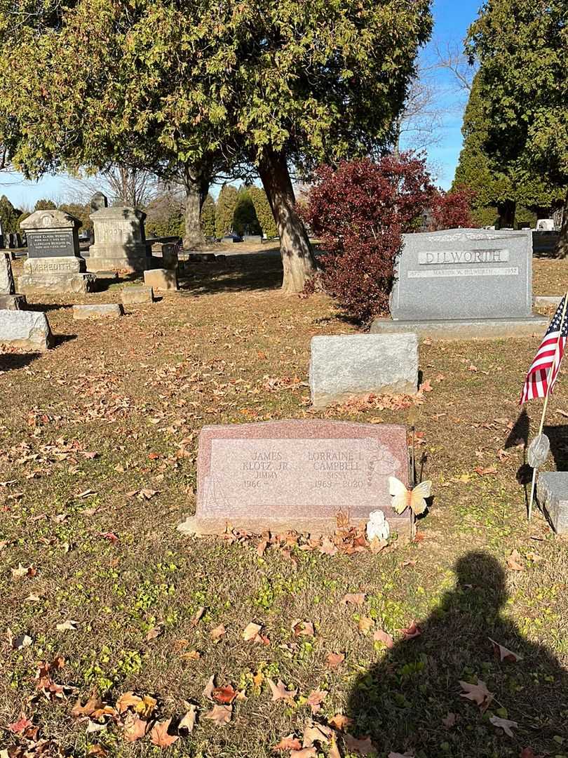 Lorraine L. "Sissy" Campbell's grave. Photo 2