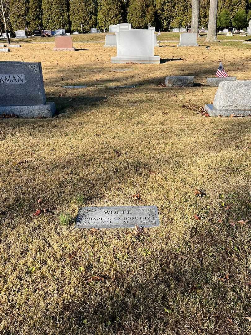 Dorothy Wolfe's grave. Photo 2