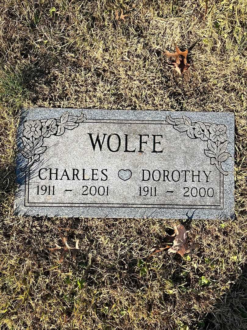 Dorothy Wolfe's grave. Photo 3