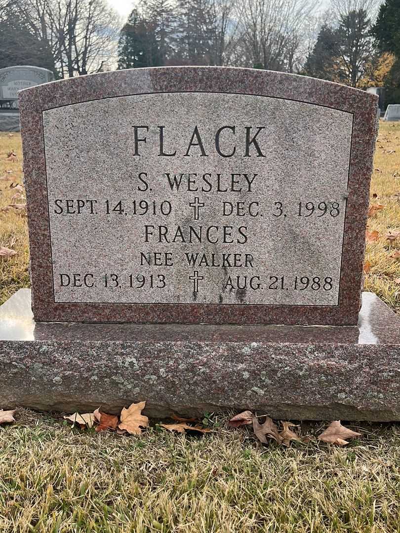 Frances Walker Flack's grave. Photo 3