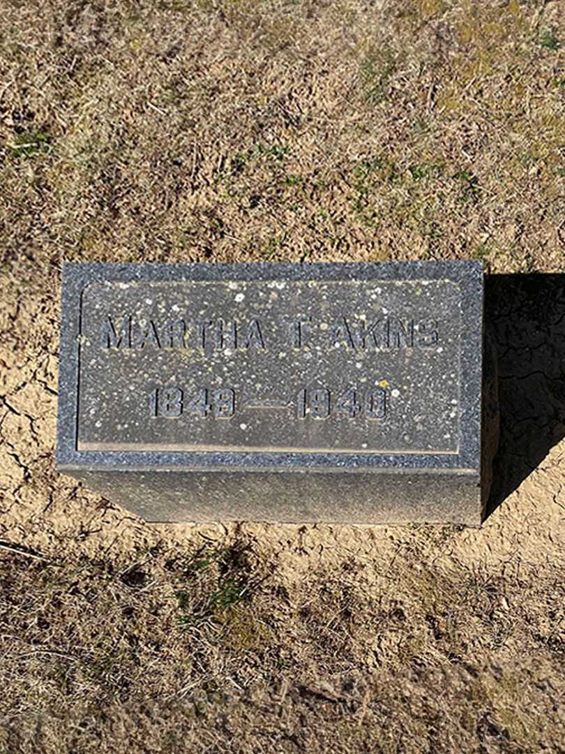 Martha Taylor Akins's grave. Photo 3